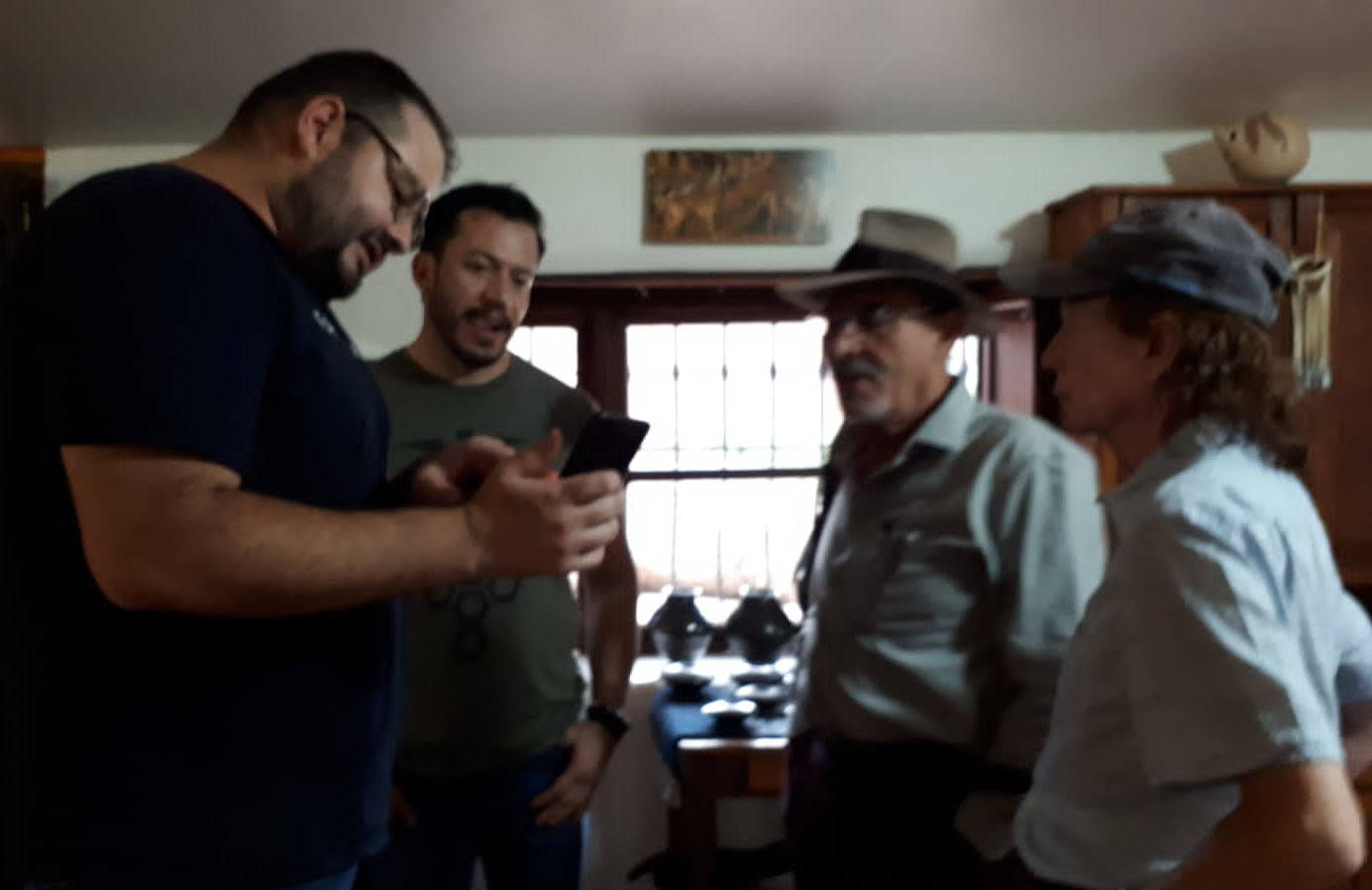 Visita al taller del artista Diego Valles, en Mata Ortiz.